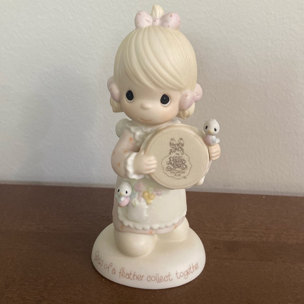 1986 Precious Moments Symbol of Membership
